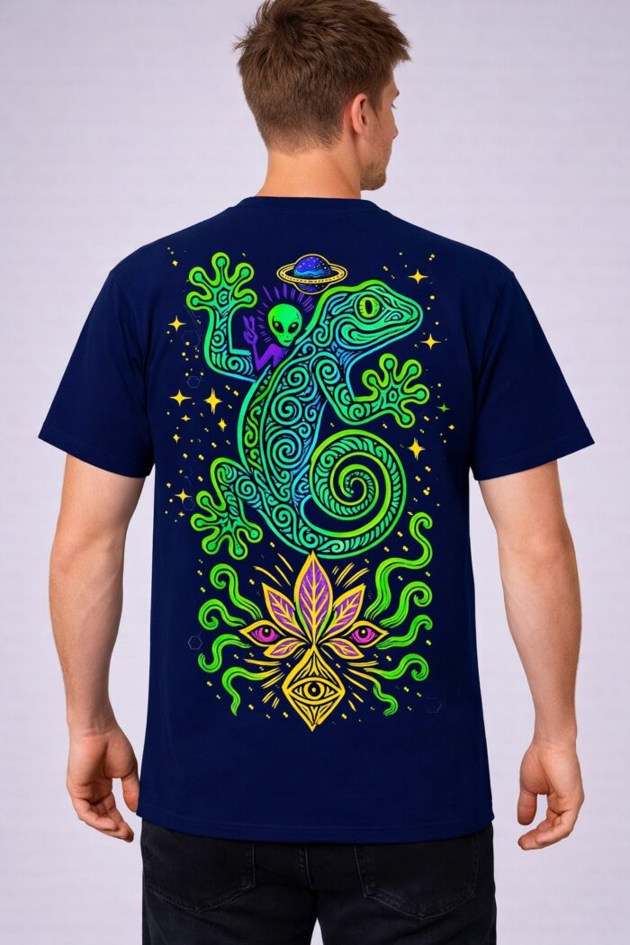 Space Alien with Gecko Psy T-shirt